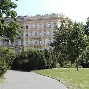 https://apartments-katarina.praguehotelsweb.com