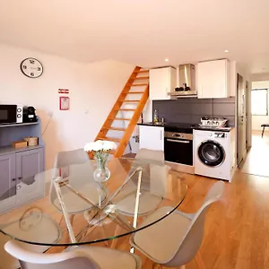https://apartment-in-castelo.hotels-lisbon-portugal.com
